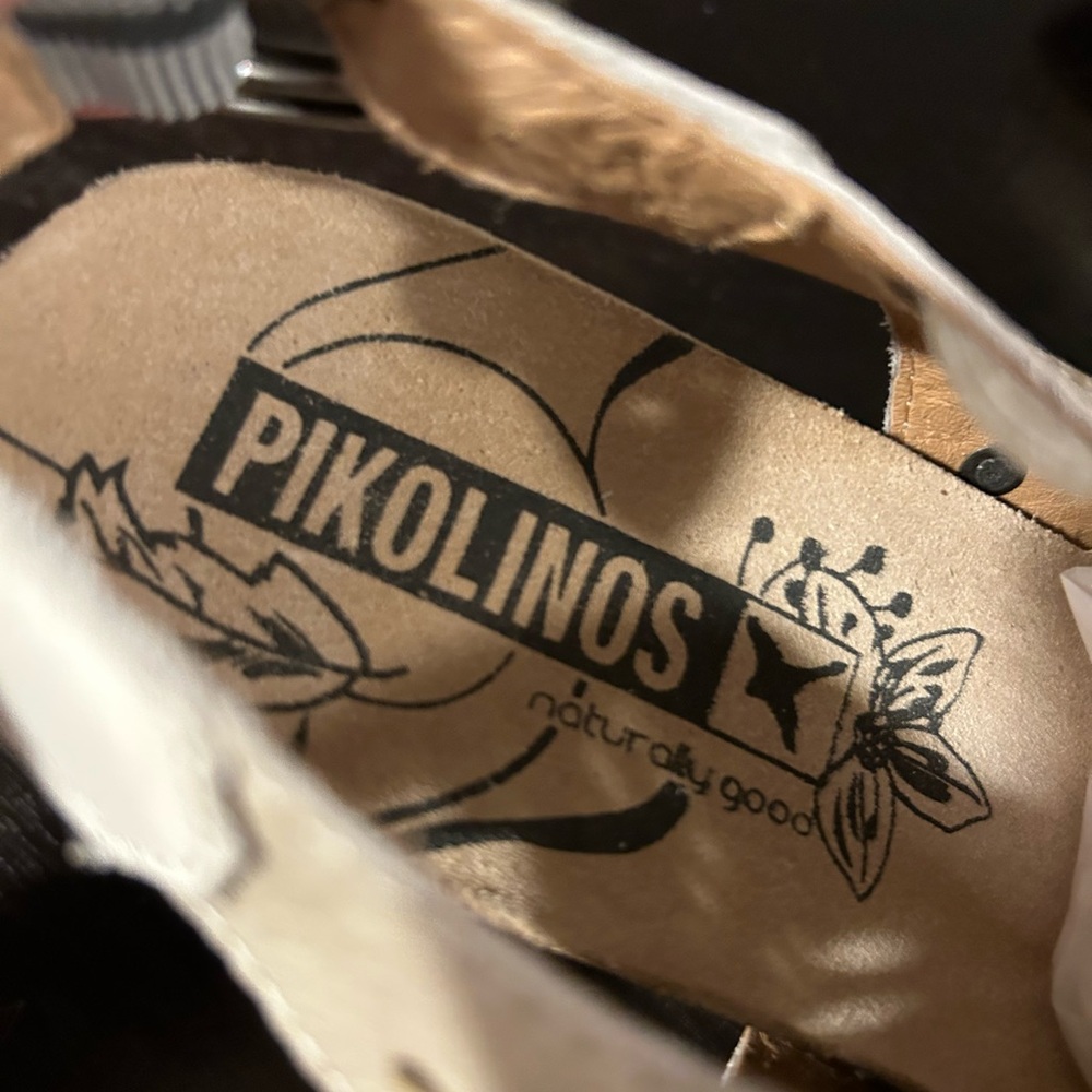 PIKOLINOS Cream Wedge Shoes with Perforated Floral Design Size 41 - Picture 6 of 9